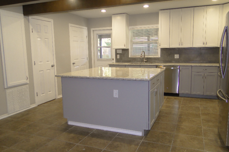 4115 Robinhood Dr - Photo 4 of 15