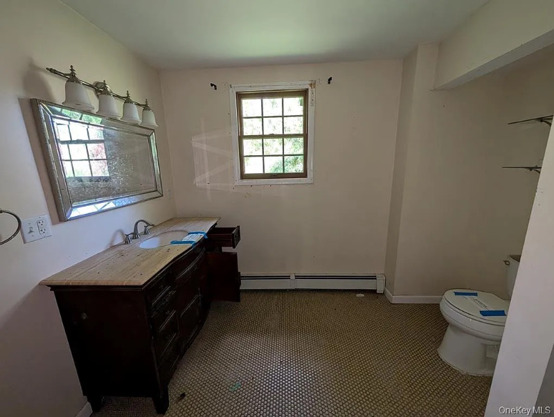 469 Eatontown Rd - Photo 3 of 7