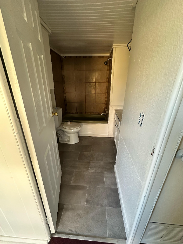 2825 Se 14th St #53 - Photo 6 of 11