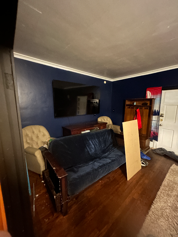 531 Seymour St #1 - Photo 3 of 10