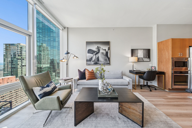 176 E Illinois St - Photo 3 of 20