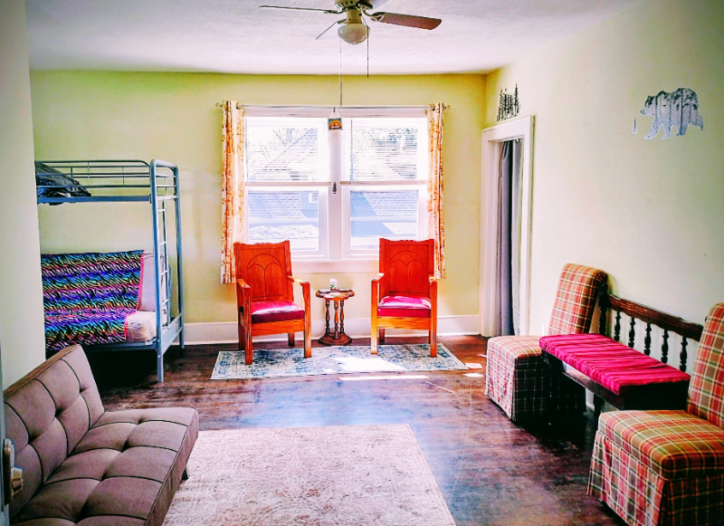 311 12th St - Photo 4 of 18