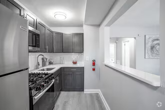 85 S Lansdowne Ave #B1 - Photo 6 of 15