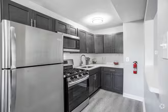 85 S Lansdowne Ave #B1 - Photo 7 of 15