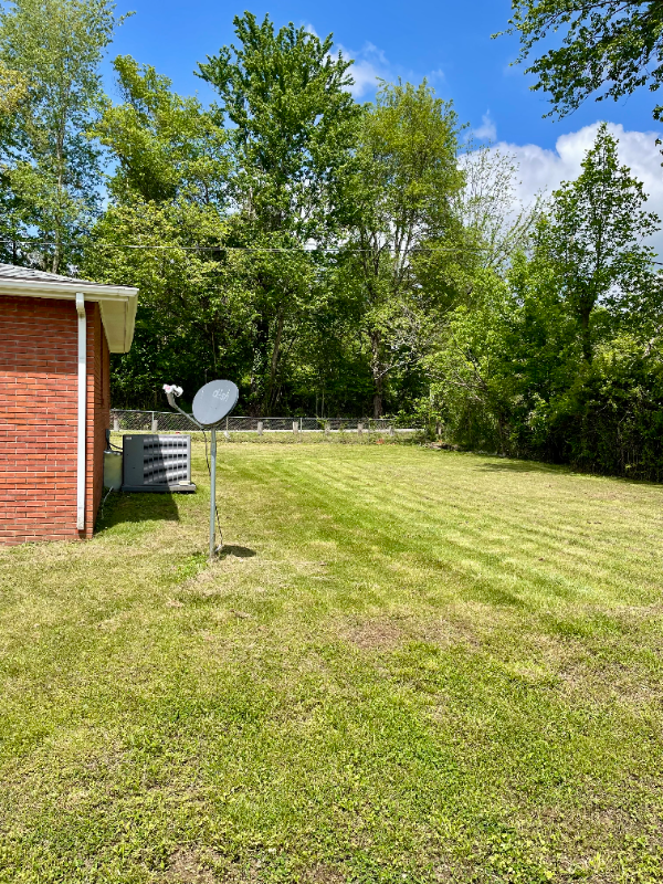 402 Sam Parker Rd - Photo 4 of 17