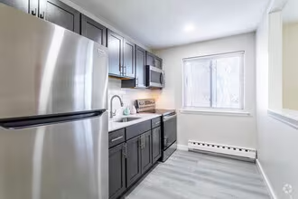 311 N Sycamore Ave #B11 - Photo 6 of 11