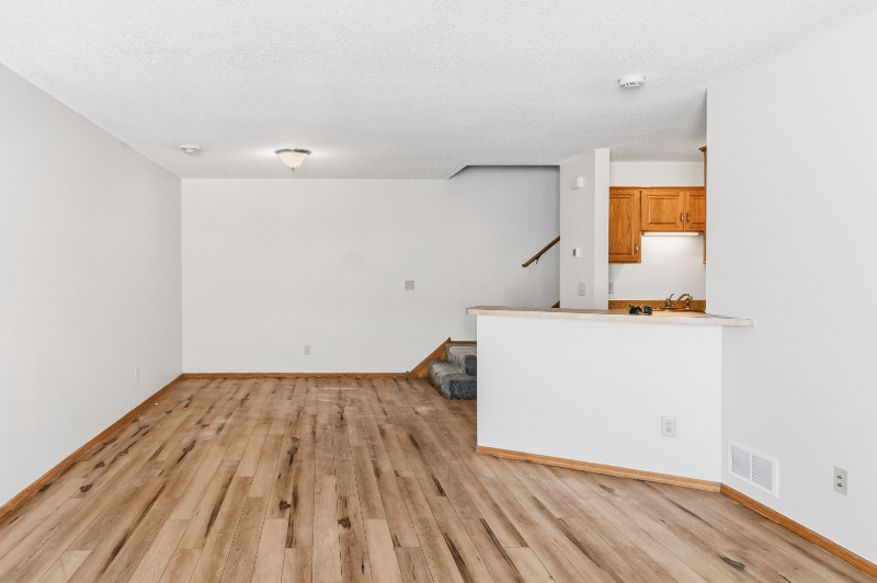 8427 Yukon Cir N - Photo 4 of 20