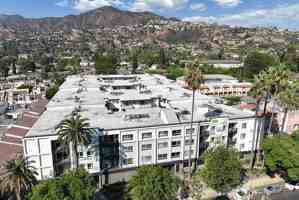 featured image of 245 W Loraine St