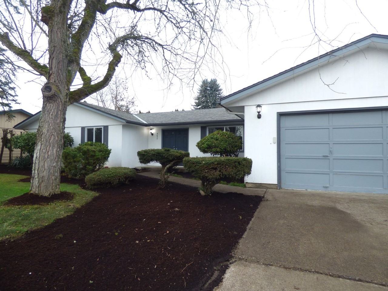 4655 Reimann St Ne - Photo 2 of 38