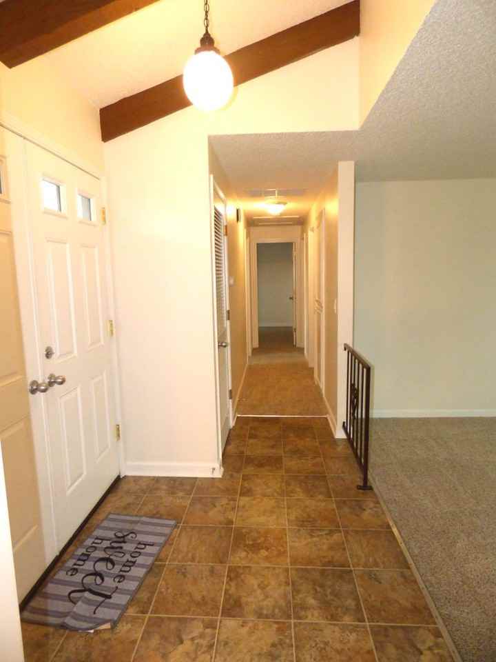 4655 Reimann St Ne - Photo 3 of 38