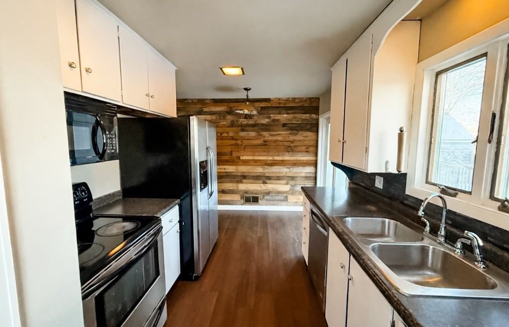 516 Doty St - Photo 2 of 8