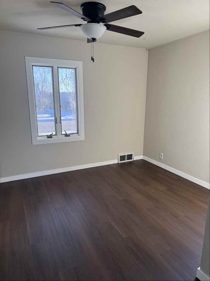 516 Doty St - Photo 4 of 8