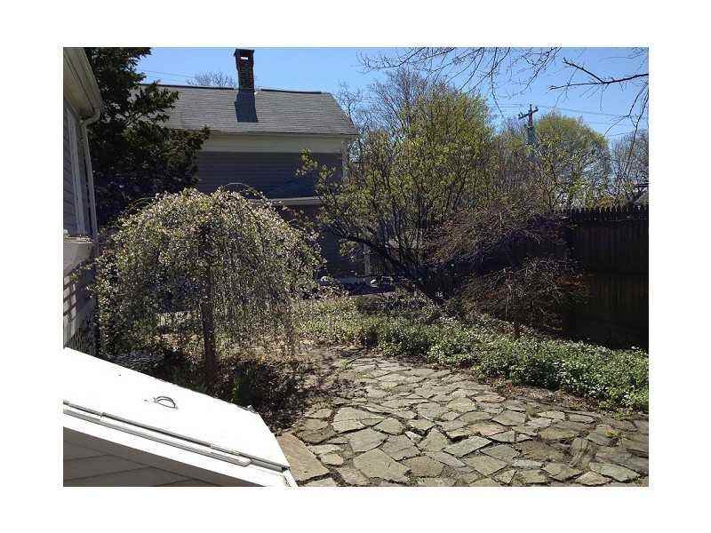 281 Marlborough St - Photo 3 of 5