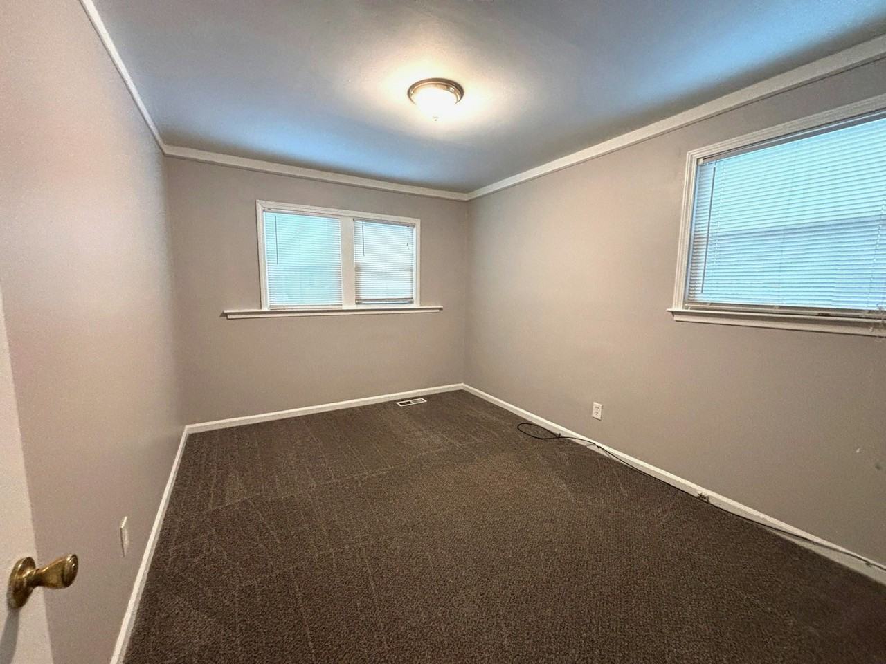 11340 Fisher Avenue - Photo 5 of 9