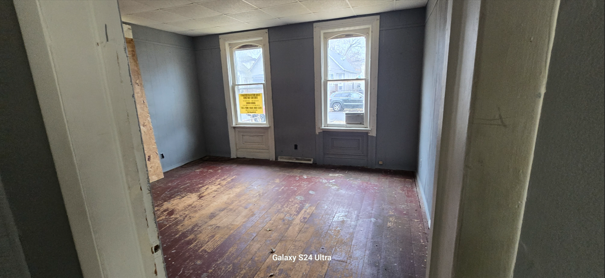 1618 West Kettelle Street - Photo 4 of 16