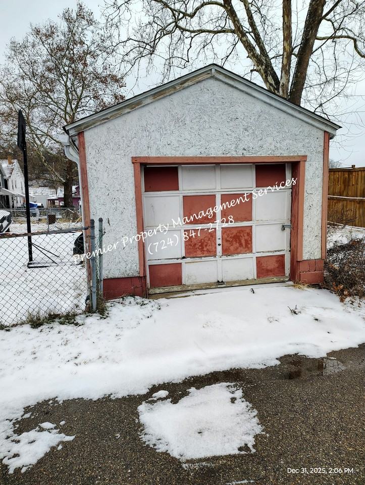 200 Jarvis Street - Photo 2 of 13