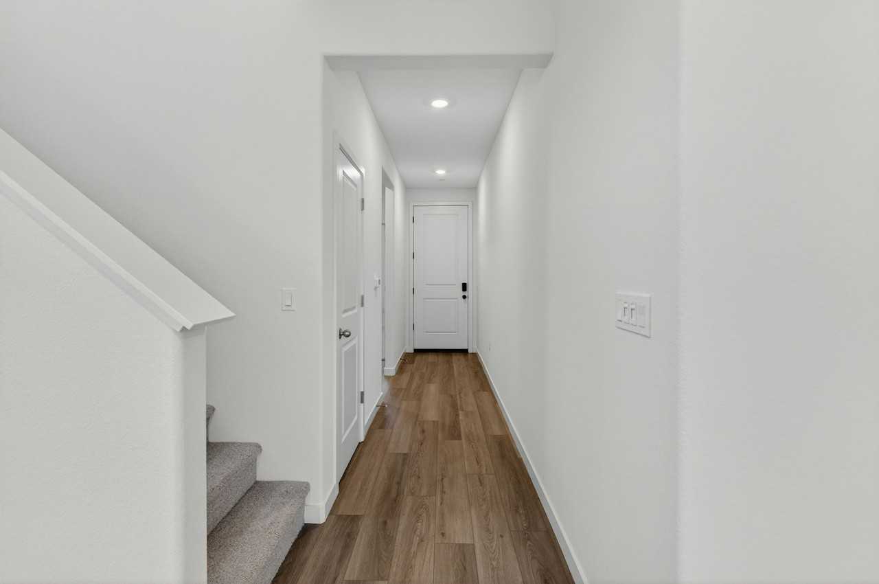 56 Daytona Court - Photo 6 of 49