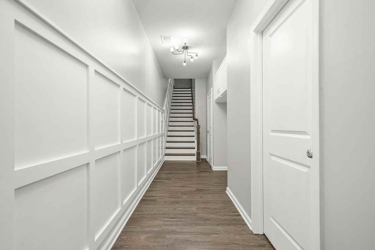 772 Aerial Way - Photo 5 of 38