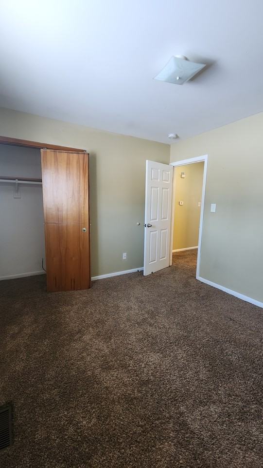 5025 South Walcott Street - Photo 6 of 11