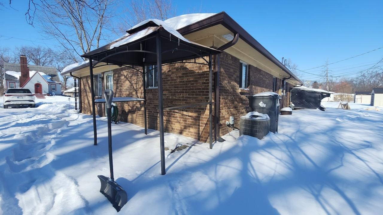 5025 South Walcott Street - Photo 7 of 11