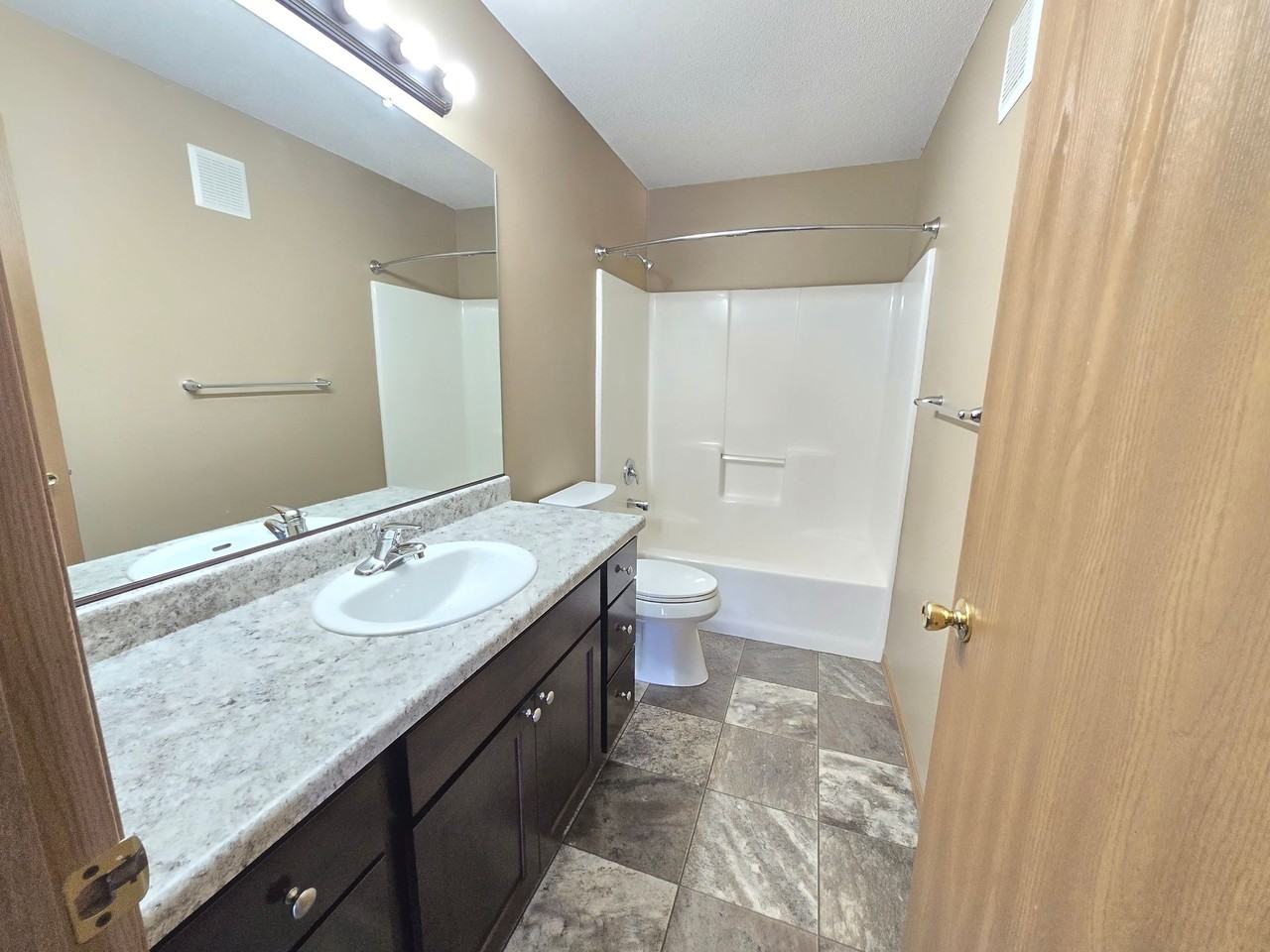 Christopher Place Apartments - Photo 3 of 8