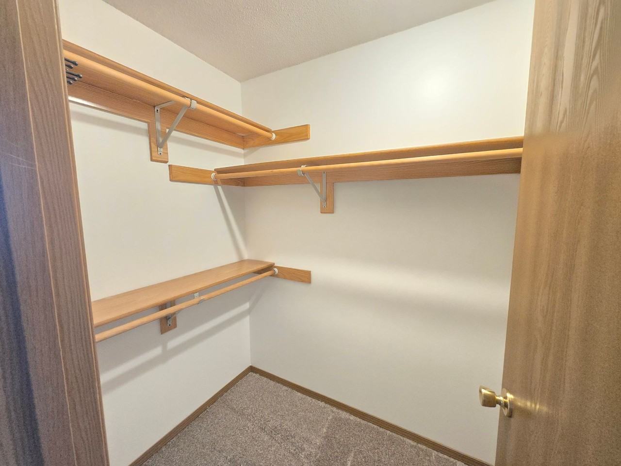 Christopher Place Apartments - Photo 5 of 8