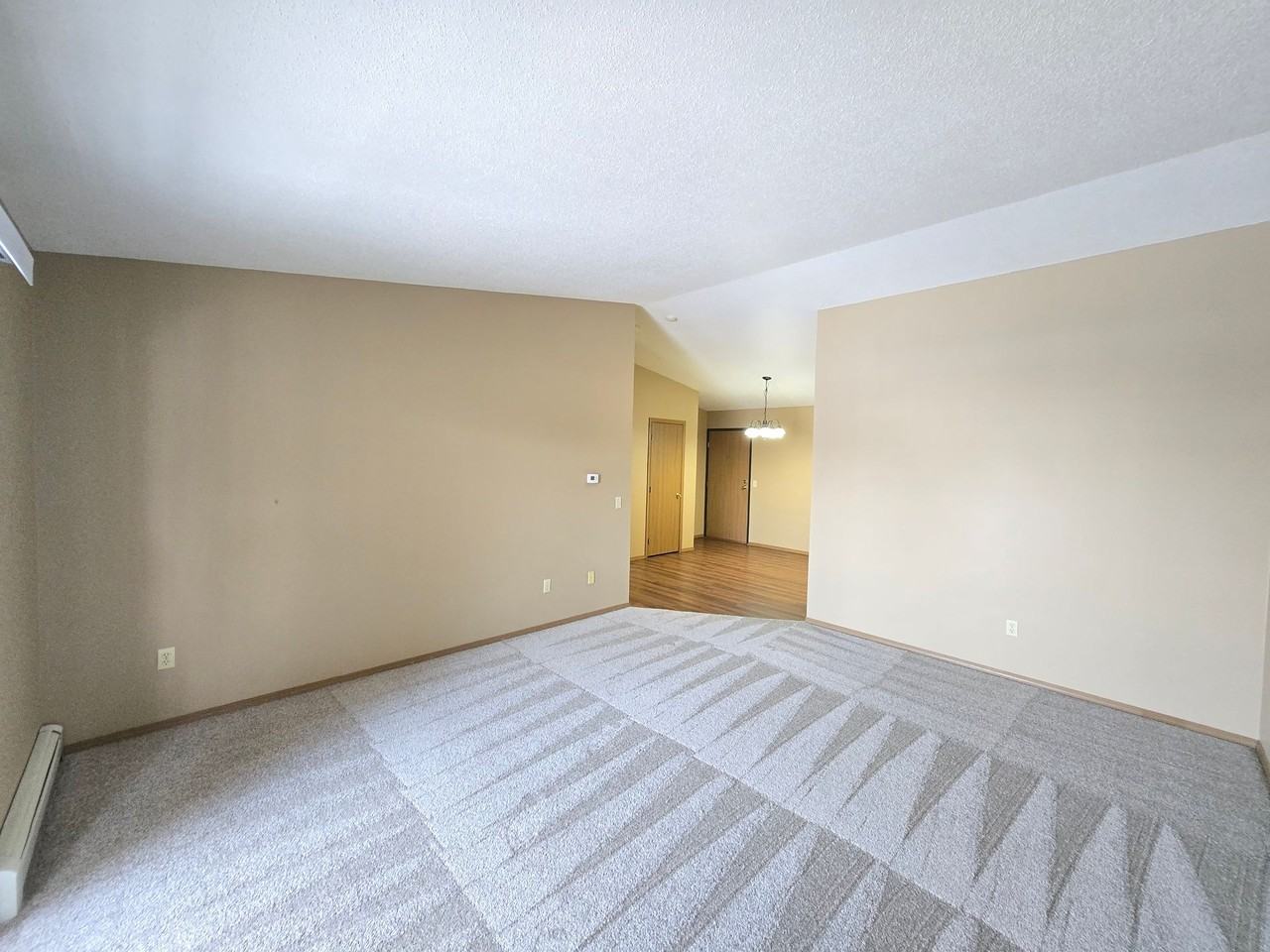 Christopher Place Apartments - Photo 6 of 8