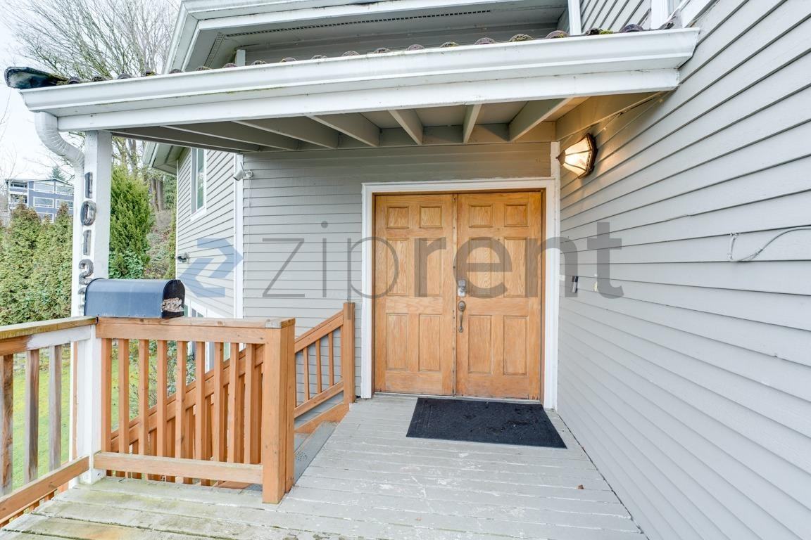 10123 Cornell Ave S - Photo 4 of 29