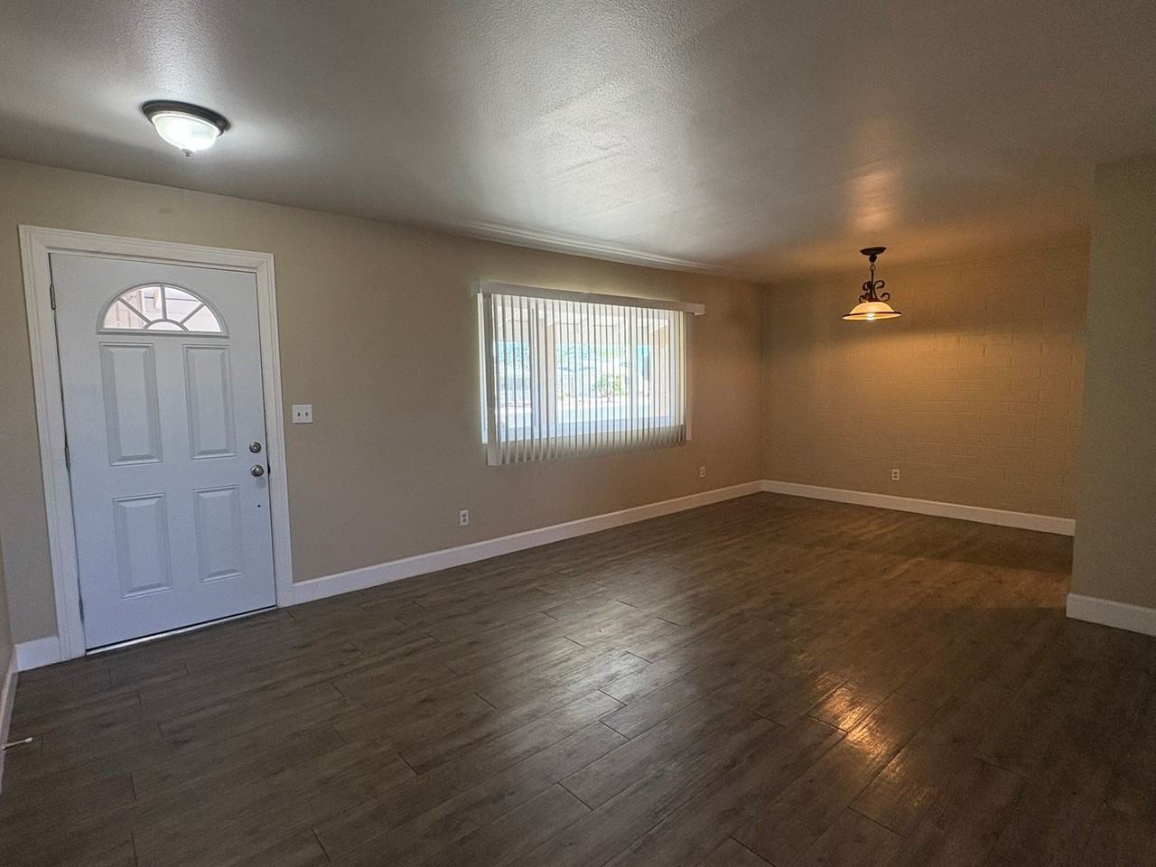 11418 N 109th Ave - Photo 2 of 17