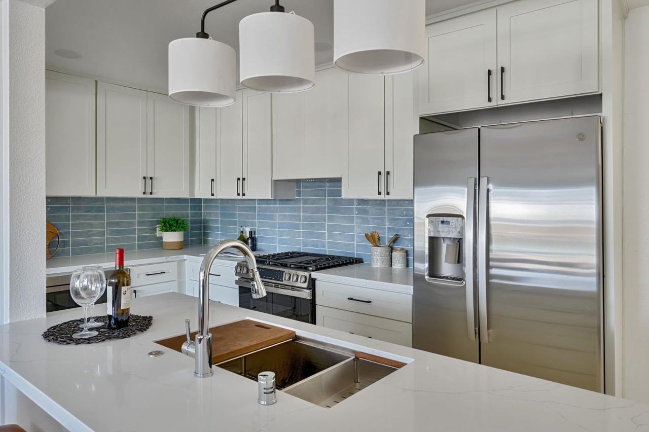 424 Stanford Ave #NA - Photo 2 of 13