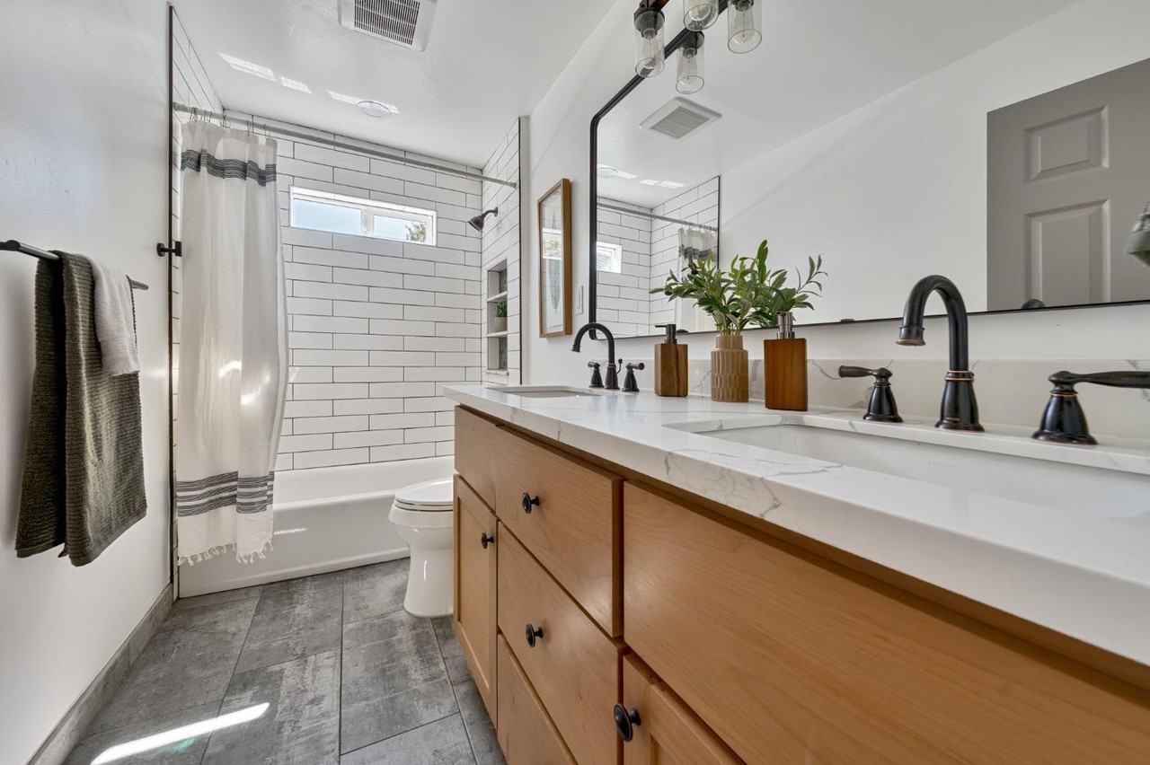 424 Stanford Ave #NA - Photo 7 of 13