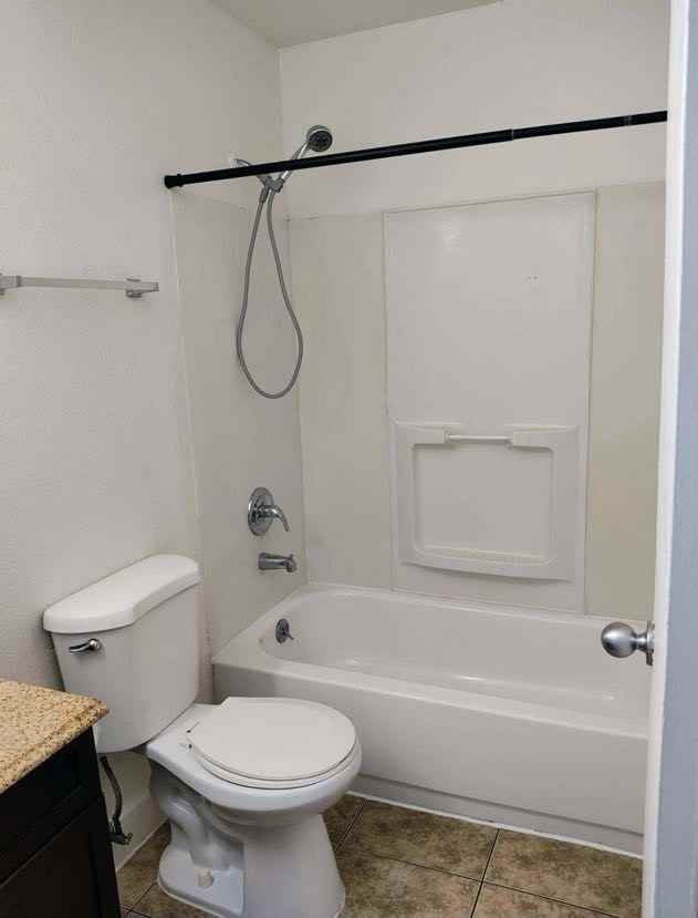 10418 N 13th Ave #3 - Photo 3 of 8