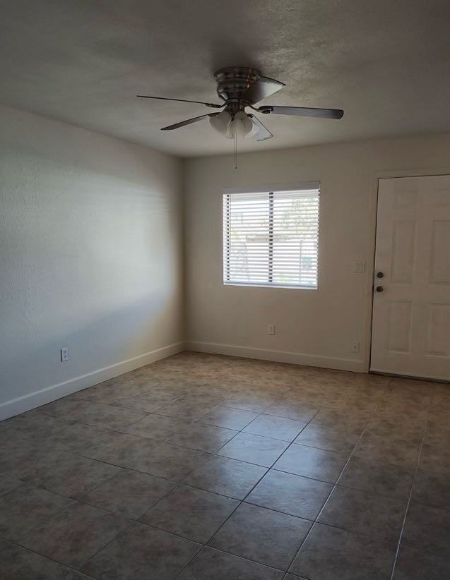 10418 N 13th Ave #3 - Photo 6 of 8