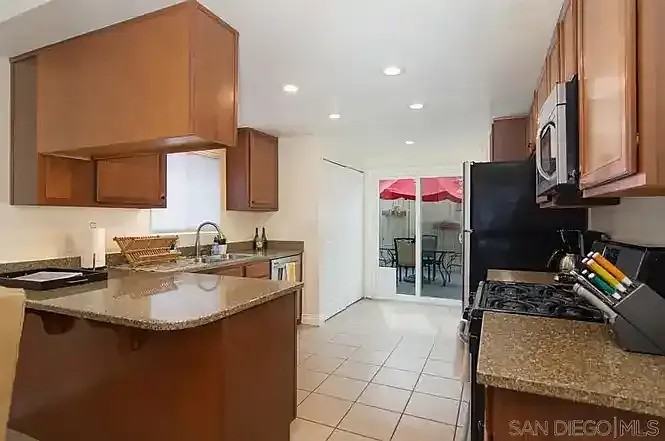 3175 Howard Ave #NA - Photo 2 of 9