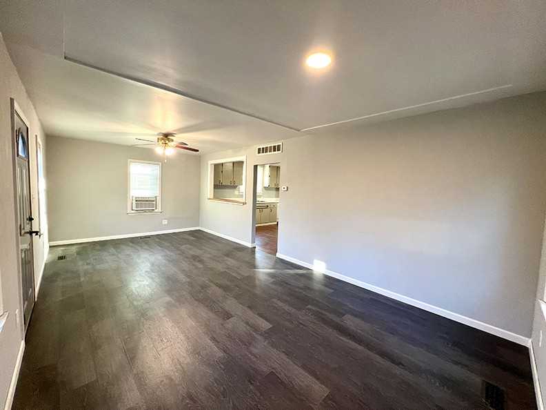 19345 Brentwood St #NA - Photo 2 of 9