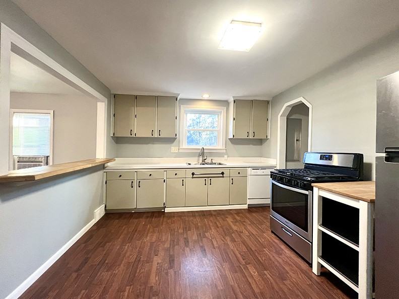 19345 Brentwood St #NA - Photo 3 of 9