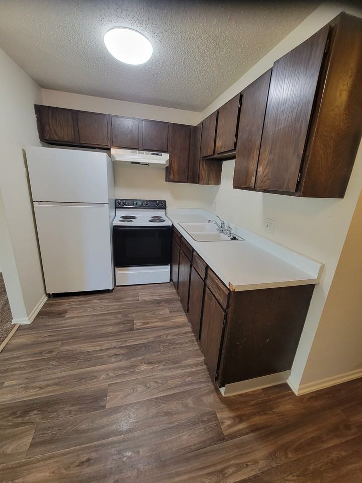 77 Blackburn Ln #7 - Photo 3 of 8