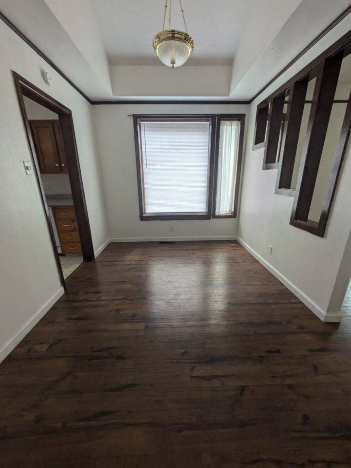 814 E 9th St #NA - Photo 5 of 9