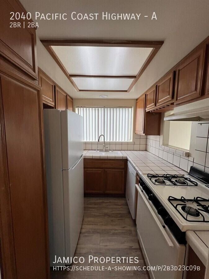 2040 Pacific Coast Hwy #A - Photo 5 of 12