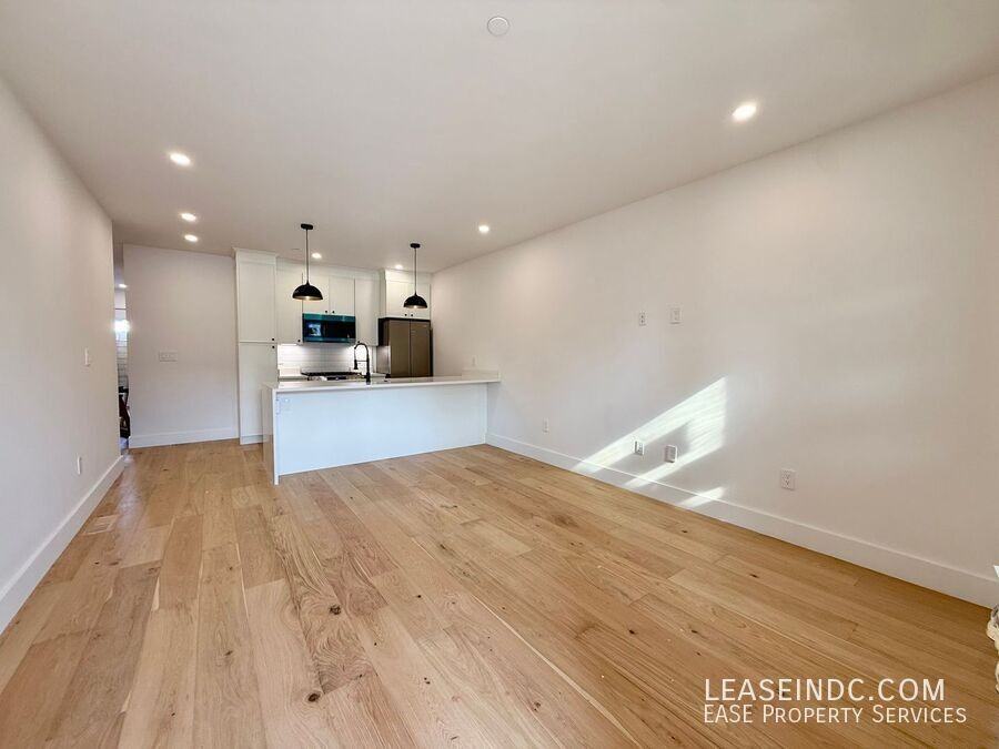 1812 Independence Ave Se #1 - Photo 3 of 26