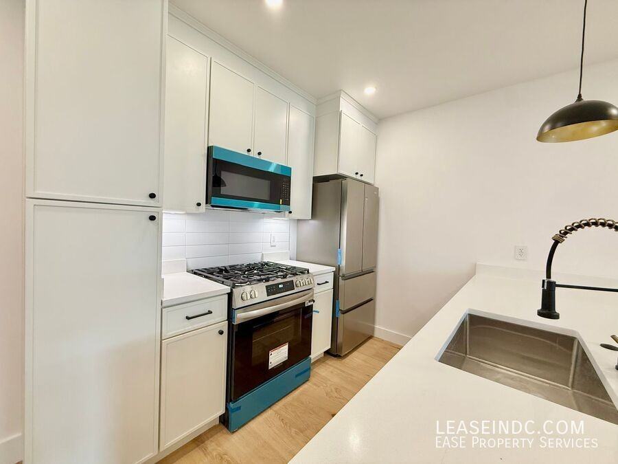 1812 Independence Ave Se #1 - Photo 7 of 26