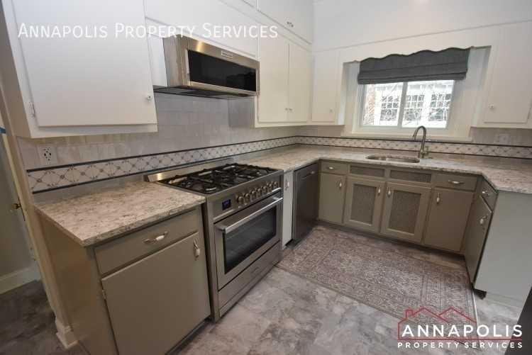 209 Claude St - Photo 2 of 28