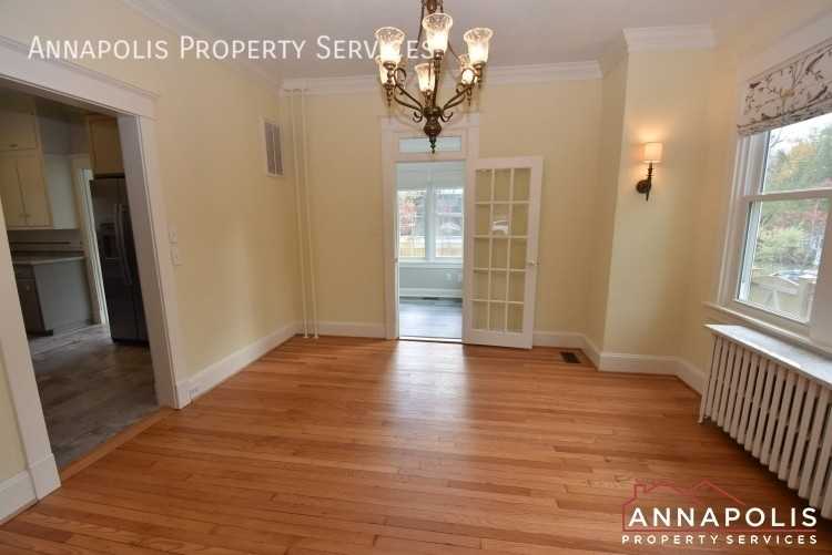 209 Claude St - Photo 7 of 28