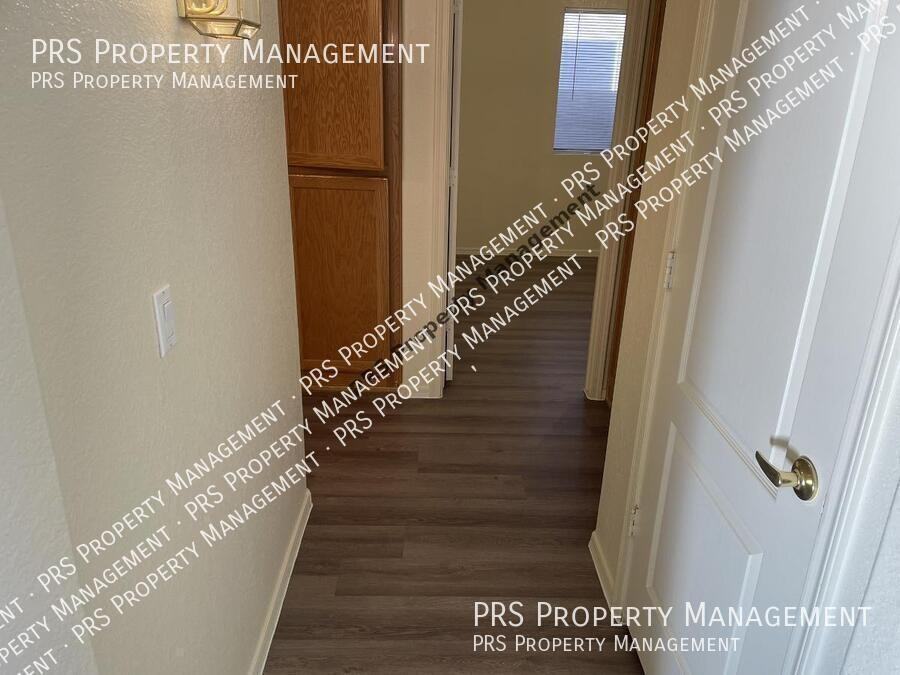 1933 W Thompson Way - Photo 6 of 15