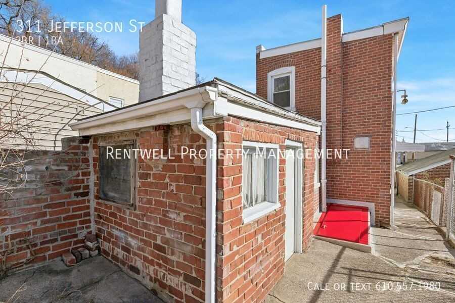 311 Jefferson St - Photo 3 of 16