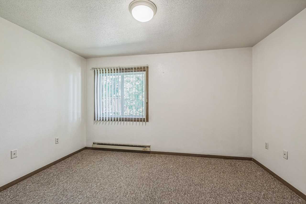 Oakwood Terrace/Portland Square - Photo 3 of 16