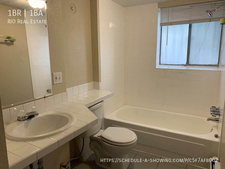 1148 N Washington St #4 - Photo 5 of 6