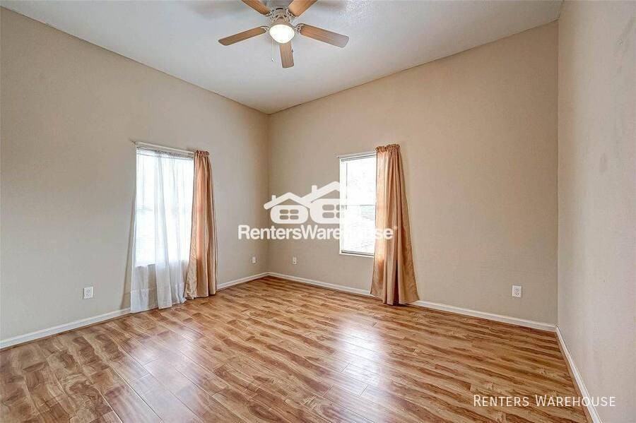 5027 Creekmont Dr - Photo 4 of 25