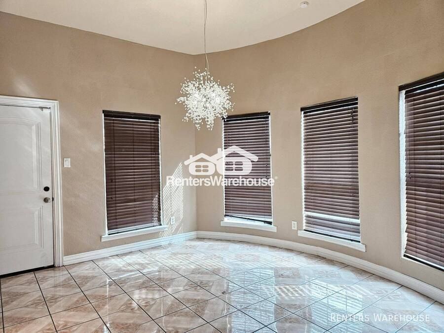 5027 Creekmont Dr - Photo 7 of 25