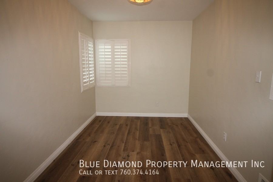 1323 Locust St - Photo 3 of 7